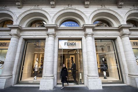 fendi headquarter da a|fendi roma.